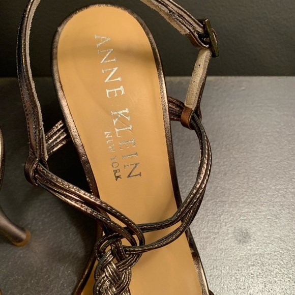Anne Klein Braid front metallic Sandals 🔴 - Picture 4 of 7